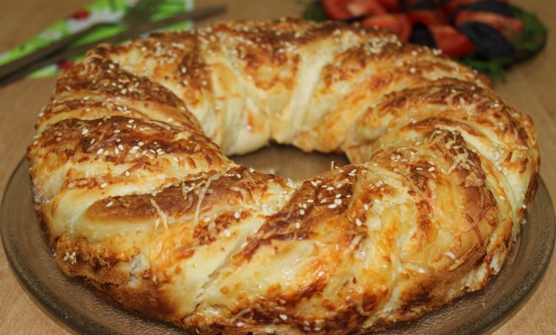 Пирог с сыром в форме кольца